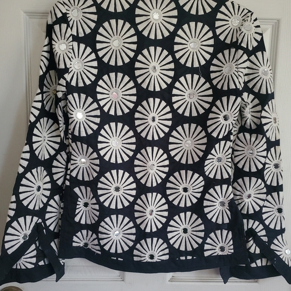 Tory Burch embroidered vneck flare sleeves size 2 - Picture 9 of 10